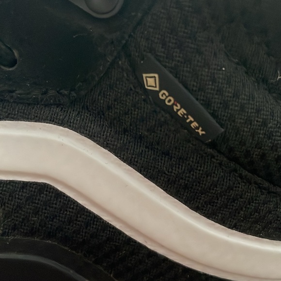 Vans UltraRange Exo High Top - Picture 7 of 11